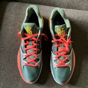 Men’s Nike Kyrie Low 4 NY vs NY Sunrise sneakers Kyrie Irving 18